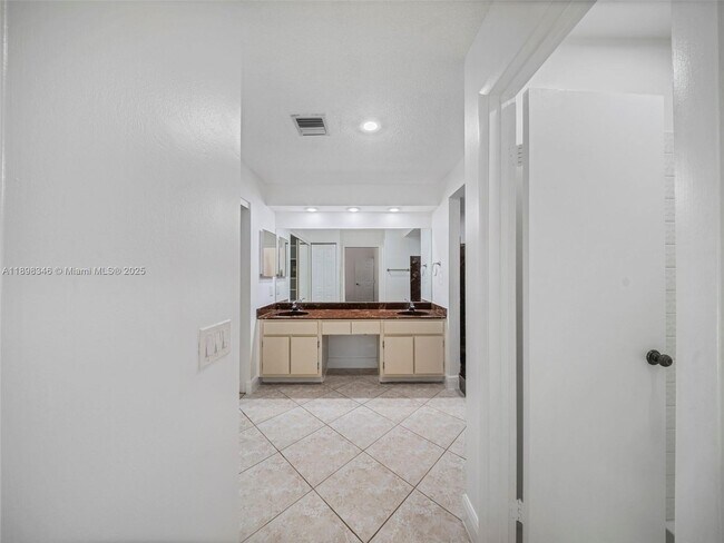 Building Photo - 15531 SW 54th Terrace