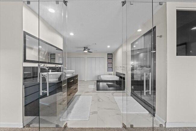 Building Photo - 3824 Gaines Dr