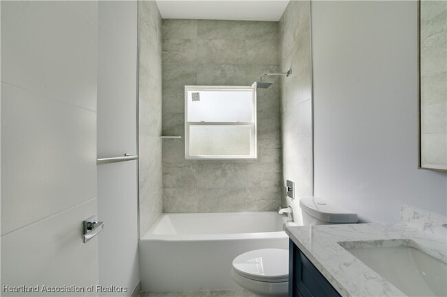 Building Photo - 3905 Barbarossa Ave