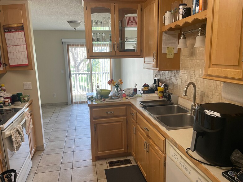Building Photo - 9519 Hartford Cir