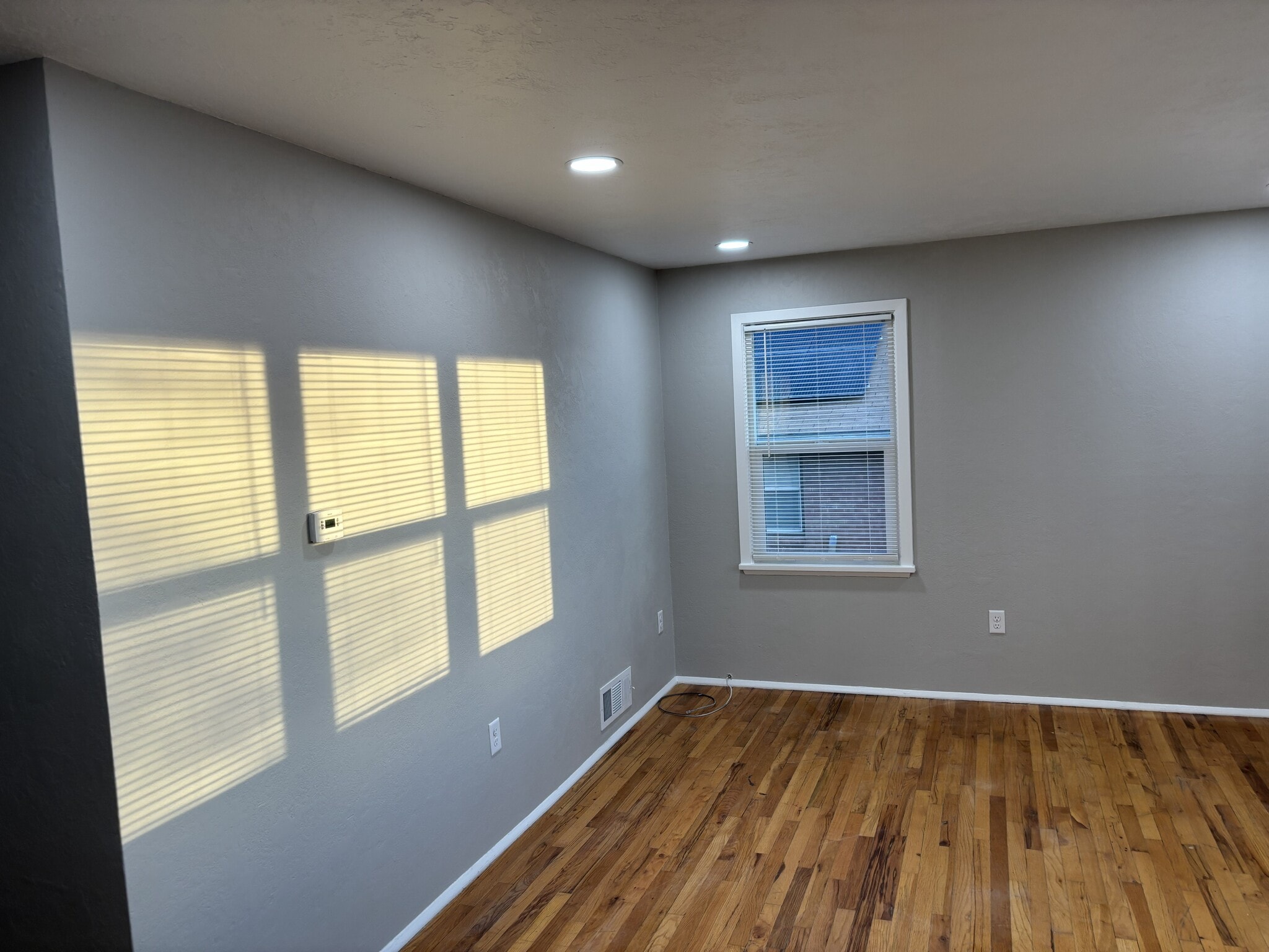 Building Photo - 69 Toponce Dr