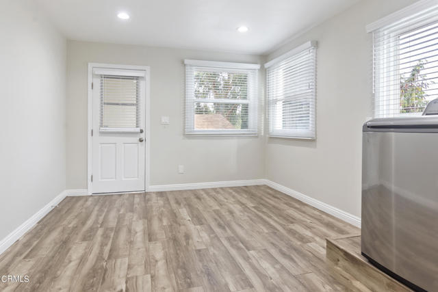 Building Photo - 744 Onarga Ave