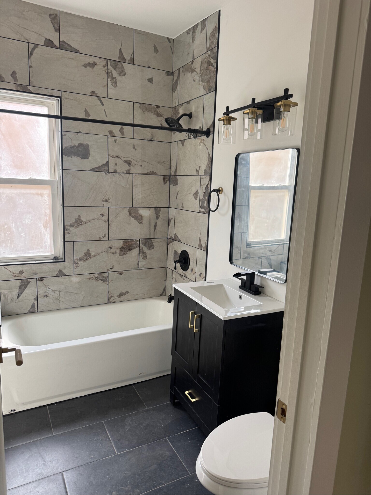 Building Photo - 5965 W Erie St