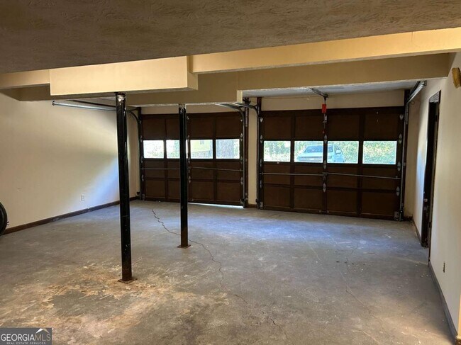 Building Photo - 1530 Oleander Ln SW