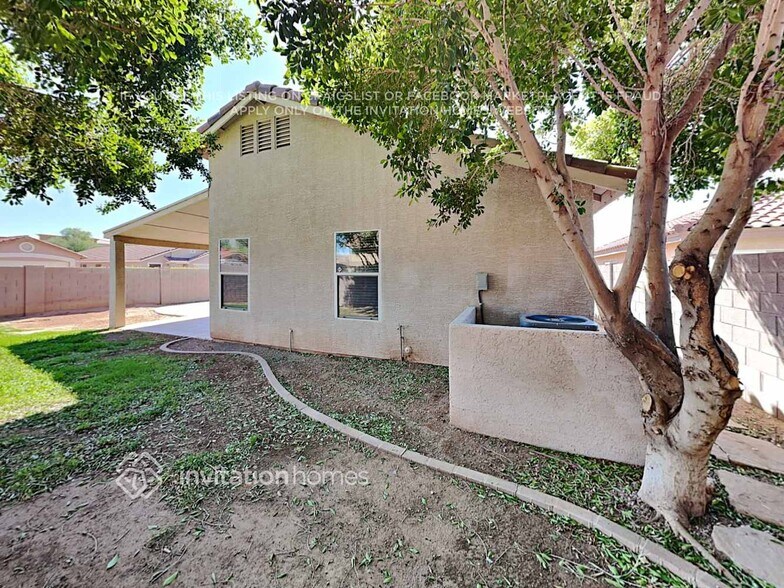 Building Photo - 8234 E Osage Ave