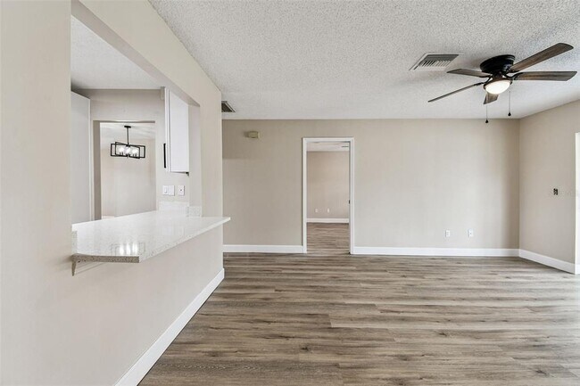 Building Photo - 1805 Butterfly Pl