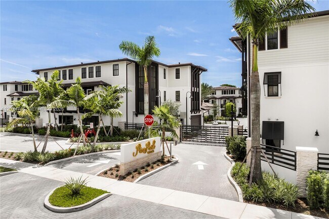 Building Photo - 7504 SW 100th St