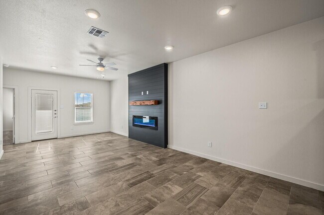 Building Photo - 1129 N 7th St