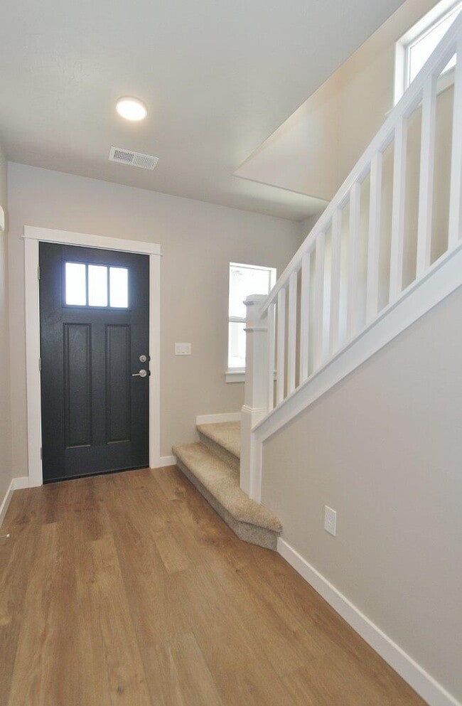 Building Photo - 4032 N Glider Ave