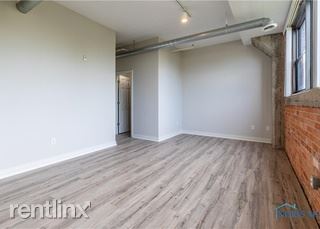 Building Photo - 1 br, 2 bath House - 110 Ottawa St Apt 3C