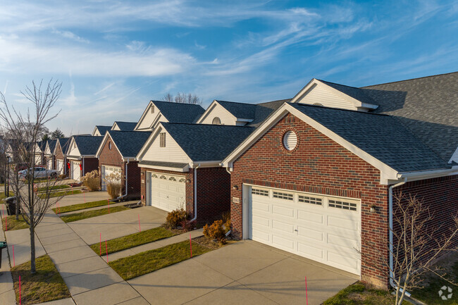 Building Photo - Pinewood Commons