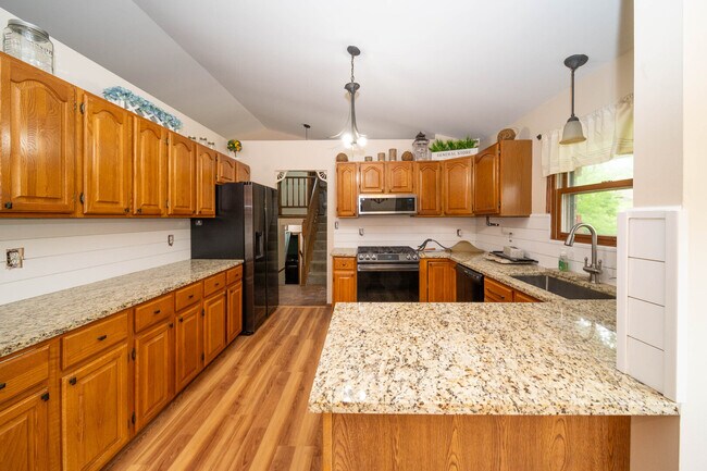 Building Photo - 3516 Kings Lair Dr