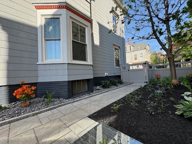 Building Photo - 91 Gray St