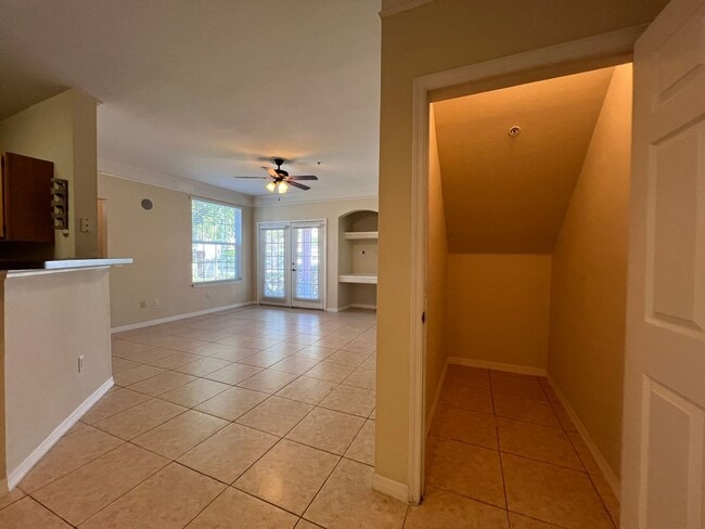 Building Photo - Great Condo for rent!