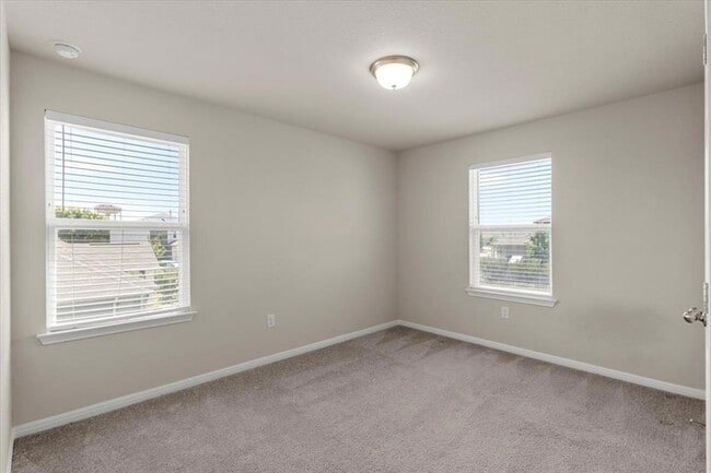 Building Photo - 121 Emerald Pass