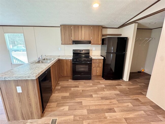 Building Photo - 20452 Vick Dr