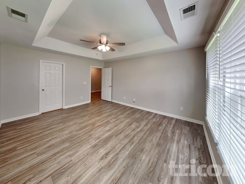 Building Photo - 1204 Green Turf Ln