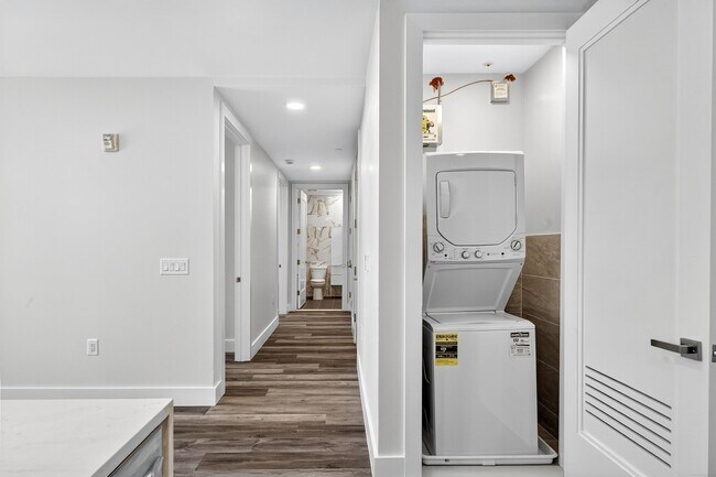 Building Photo - 3443 John F. Kennedy Blvd