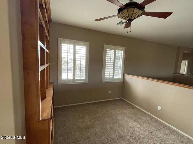 Building Photo - 4940 E Runaway Bay Dr