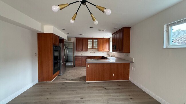 Building Photo - 1081 Holly St