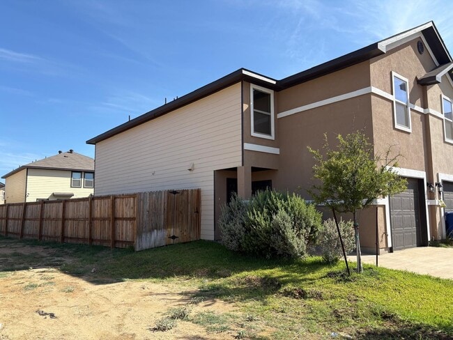 Building Photo - 1834 Port Louisiana Dr