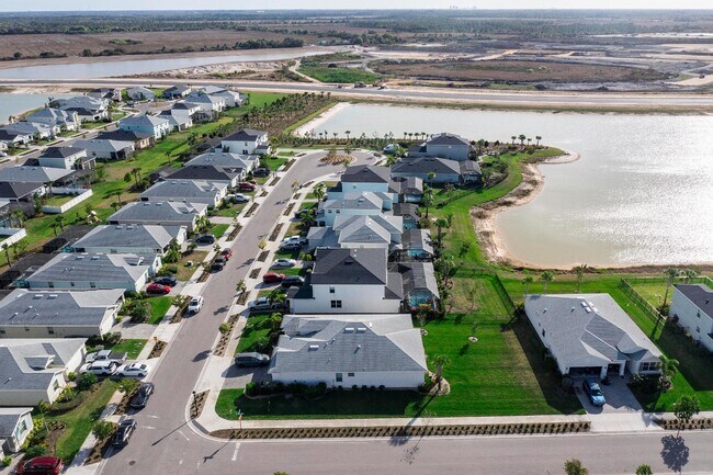 Building Photo - 17548 Canopy Ct
