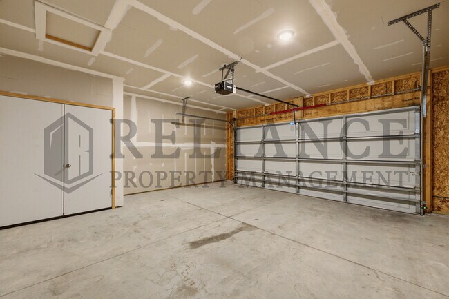 Building Photo - 2755 S Greenleaf St