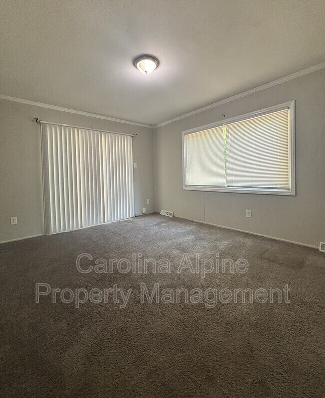 Building Photo - 8523 Stonehurst Dr