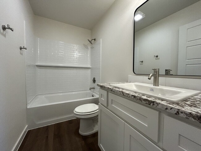 Building Photo - Brand New Burgamy Park Gem, Zoned for Memorial High School!