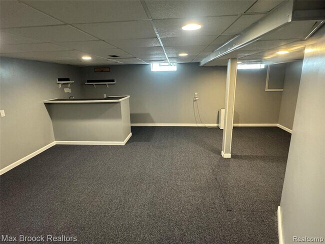 Building Photo - 35865 Ashford Dr
