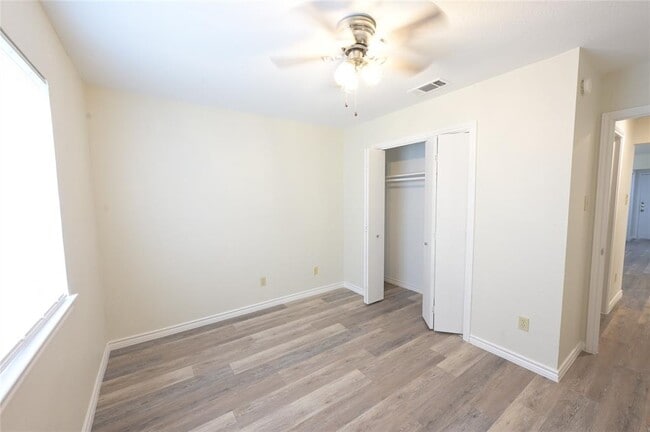 Building Photo - 916 Crockett St