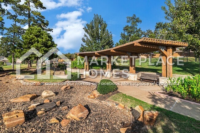 Building Photo - 6107 White Spruce Dr