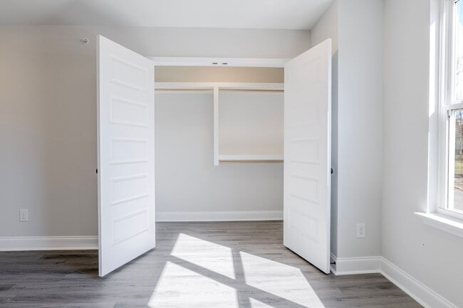 Building Photo - 22nd Townhomes