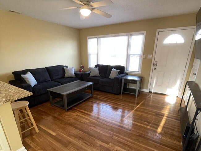 Building Photo - 348 Hermitage Dr