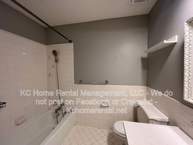 Building Photo - 6708 W 71st Terrace