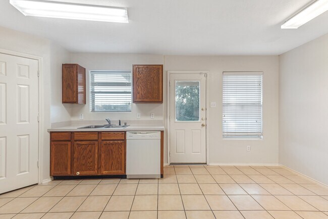 Building Photo - 2911 Katy Briar Ln