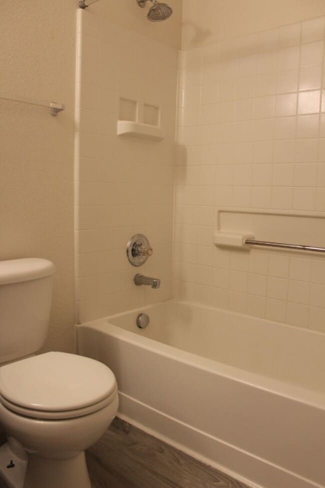 Building Photo - Stunning 3 BR/3 BA in Stockbridge At Meridian Community!