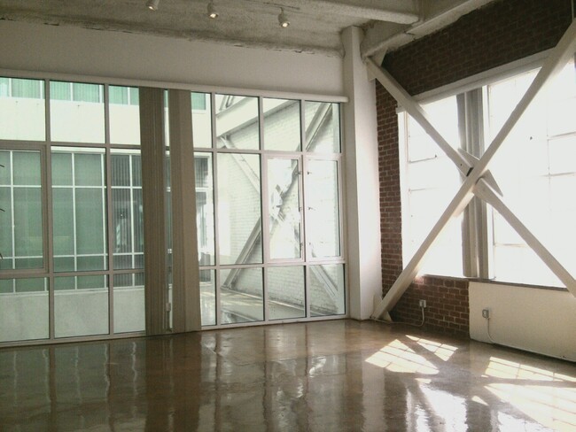 Building Photo - 409 W Olympic Blvd