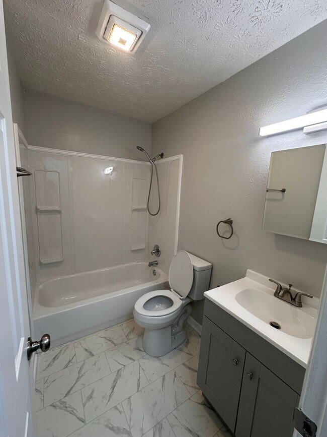 Building Photo - 4446 Aristocrat Ln