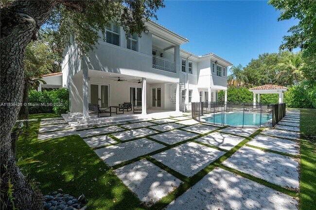 Building Photo - 680 Destacada Ave