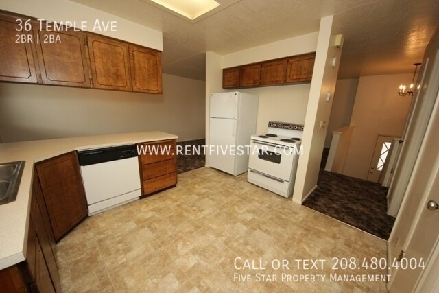 Building Photo - 36 Temple Ave