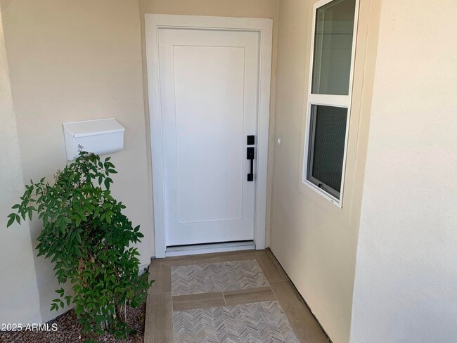 Building Photo - 7721 E Sandalwood Dr