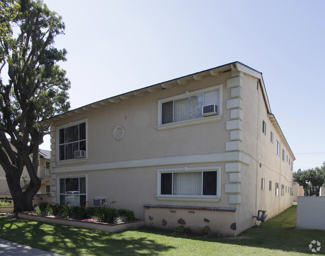 Building Photo - Peppertree  Apartments