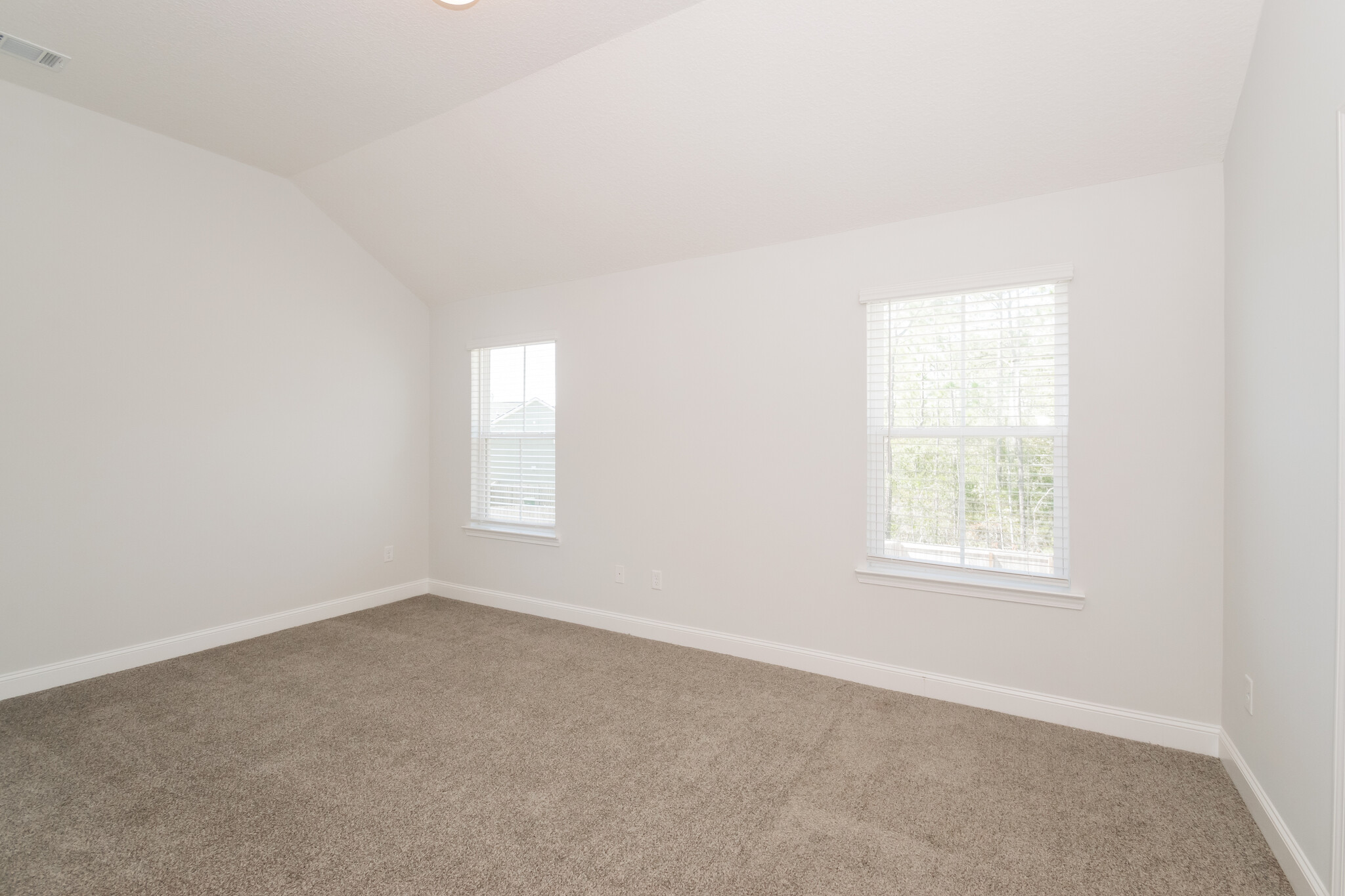 Building Photo - 135 Sugarberry Cir