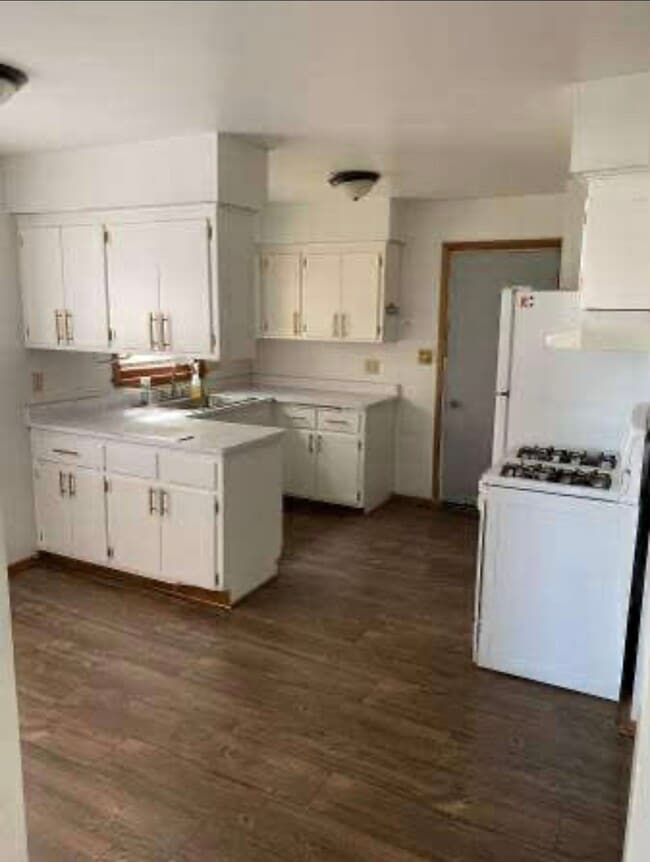 Building Photo - 10437 W Silver Spring Dr