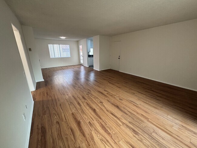 Building Photo - 2105 Grant Ave