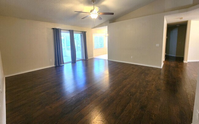 Building Photo - 316 Egan Dr