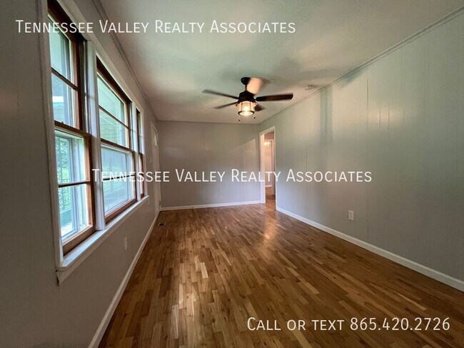Building Photo - 3009 Cox Ln