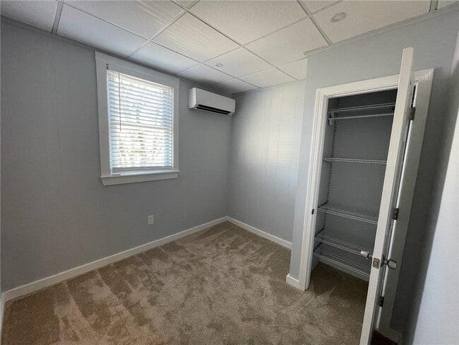 Building Photo - 40-40 Freebody St