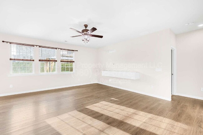 Building Photo - 14924 Nichols Hall Dr